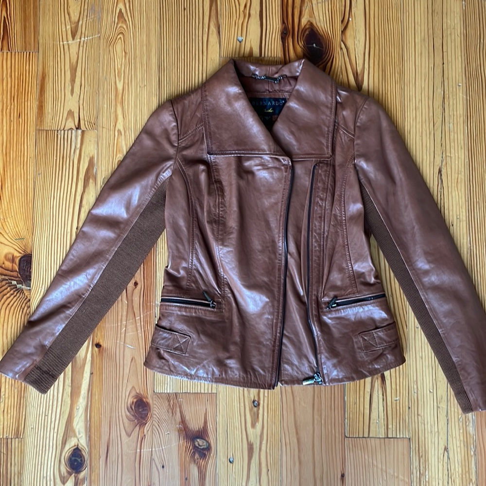 Excellent condition-  xs Bernardo brown genuine leather moto jacket